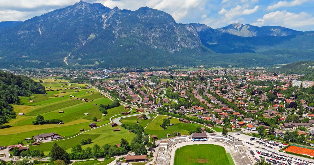 Bus Charter Service / Coach Hire Garmisch-partenkirchen / Rent a Bus with Driver