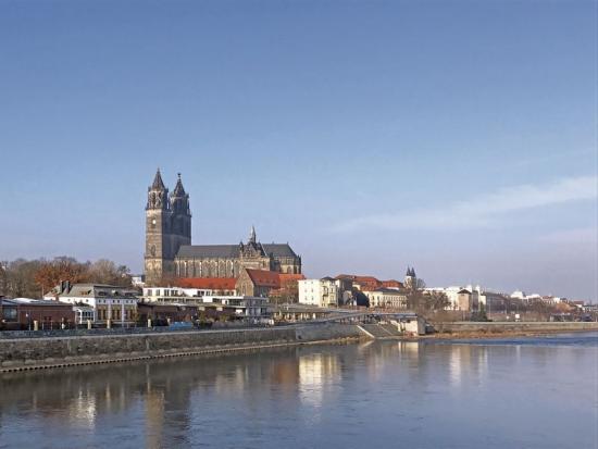 Bus Charter Magdeburg - Beste Busvermietung / Kleinbus